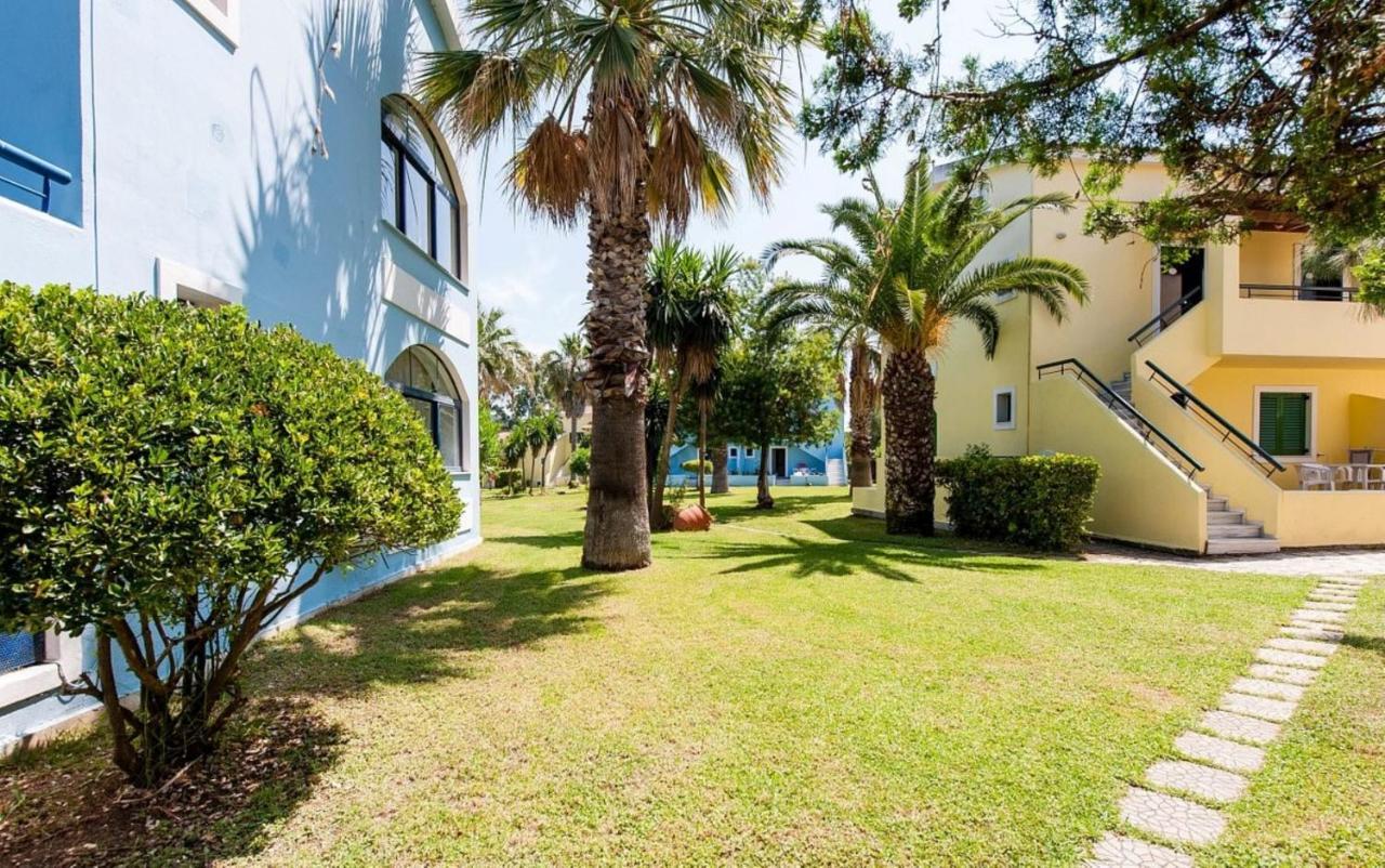 Govino Bay Luxury Beach Loft Apartment Danilia Exterior photo