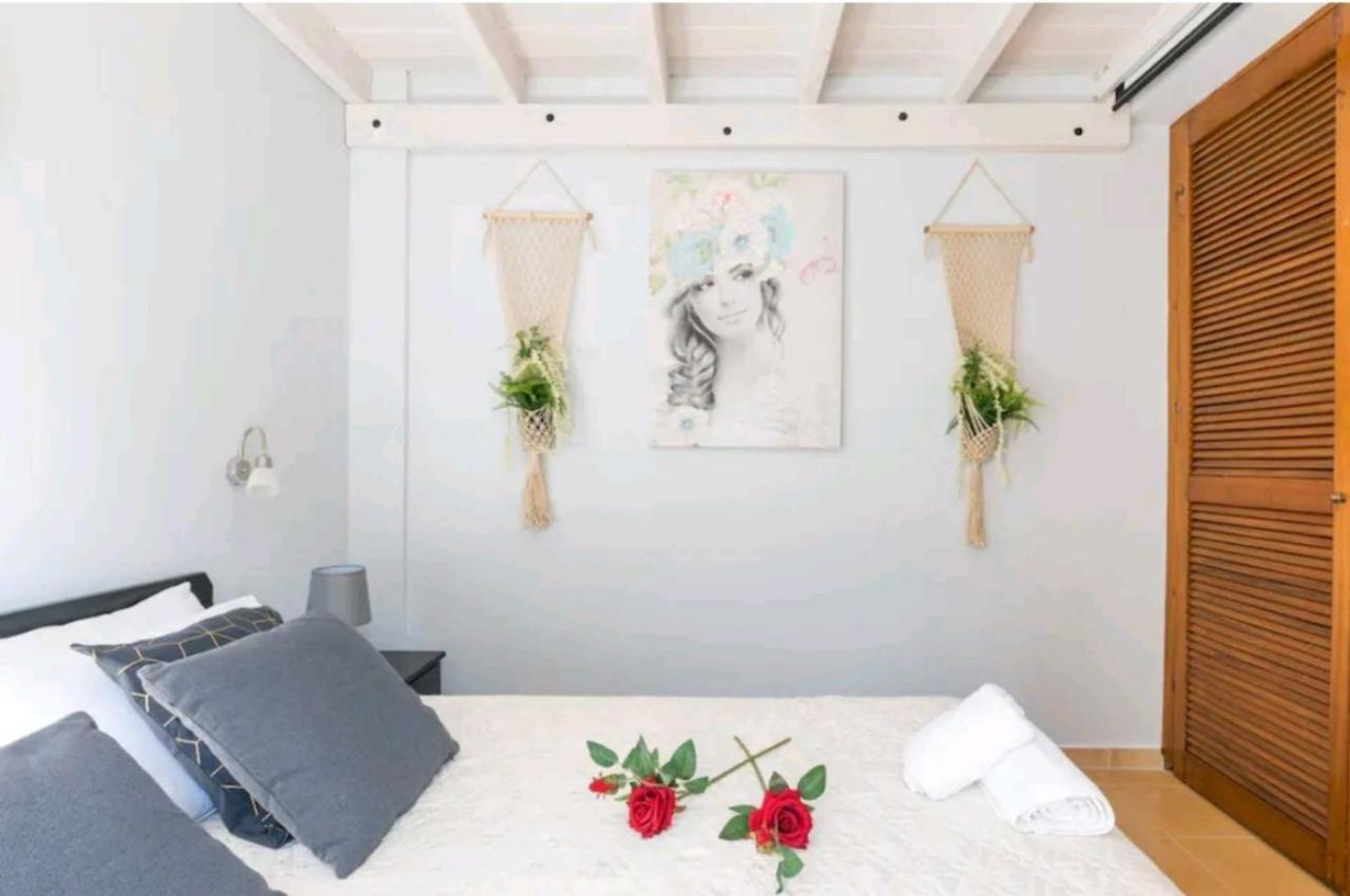 Govino Bay Luxury Beach Loft Apartment Danilia Exterior photo